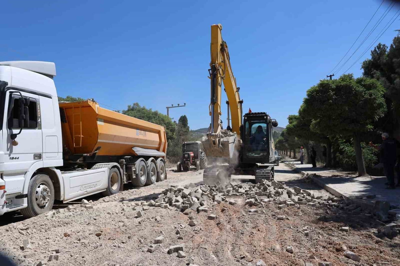 BİLECİK’TE SICAK ASFALT MESAİSİ BAŞLADI