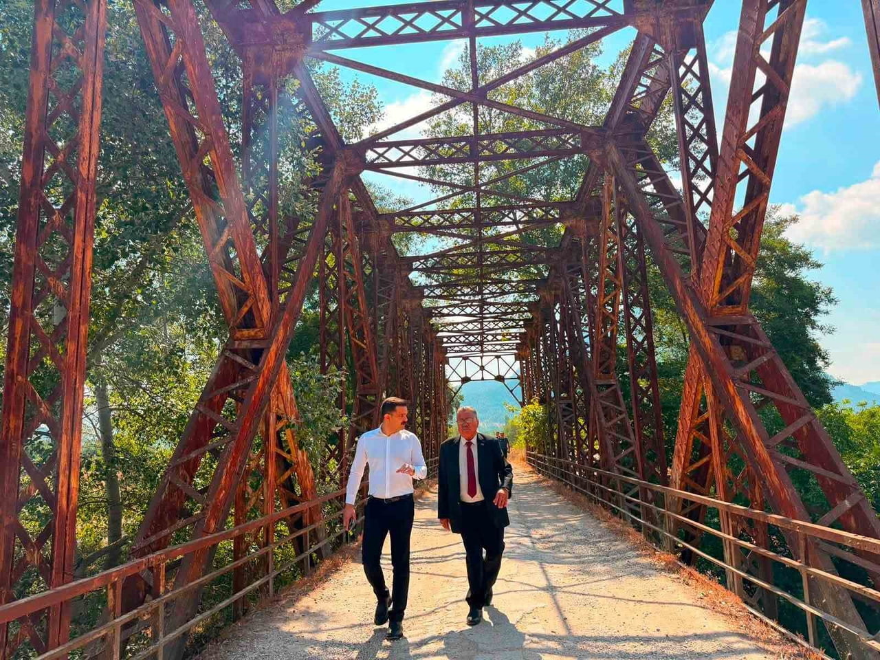 BİLECİK’TE TARİHİ DEMİRKÖPRÜ VE 550 RAKIMLI MERYEM DAĞI İNCELENDİ