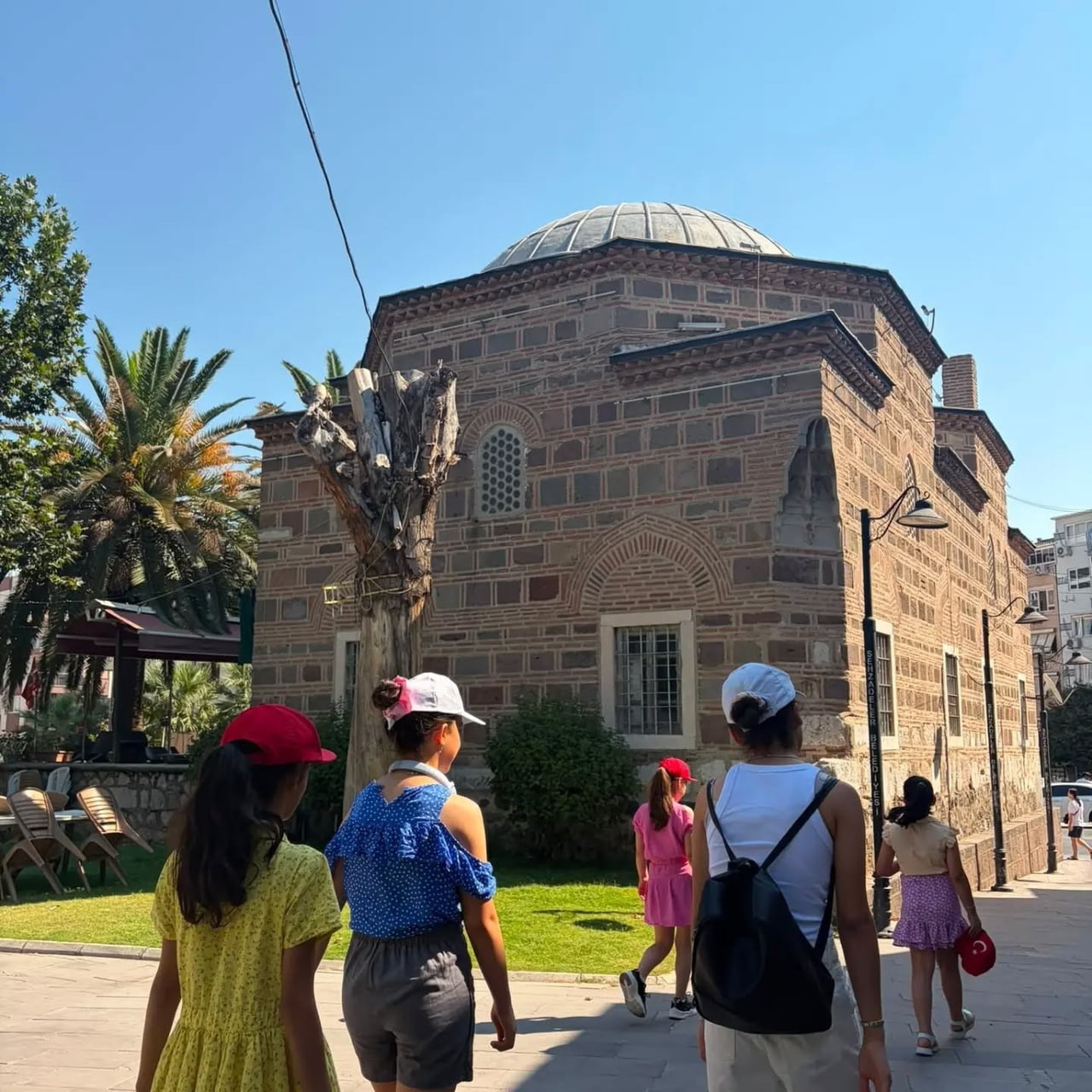 BİLECİKLİ ÇOCUKLAR MANİSA’NIN TARİHİ VE KÜLTÜREL YERLERİNİ GEZDİ