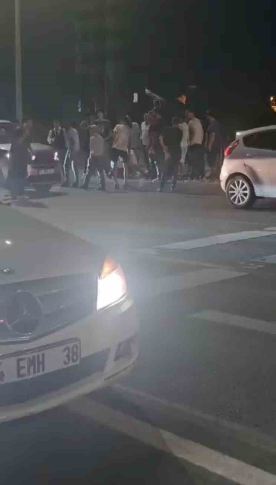BİNGÖL’DE OTOMOBİL BİSİKLETE ÇARPTI: 1 YARALI