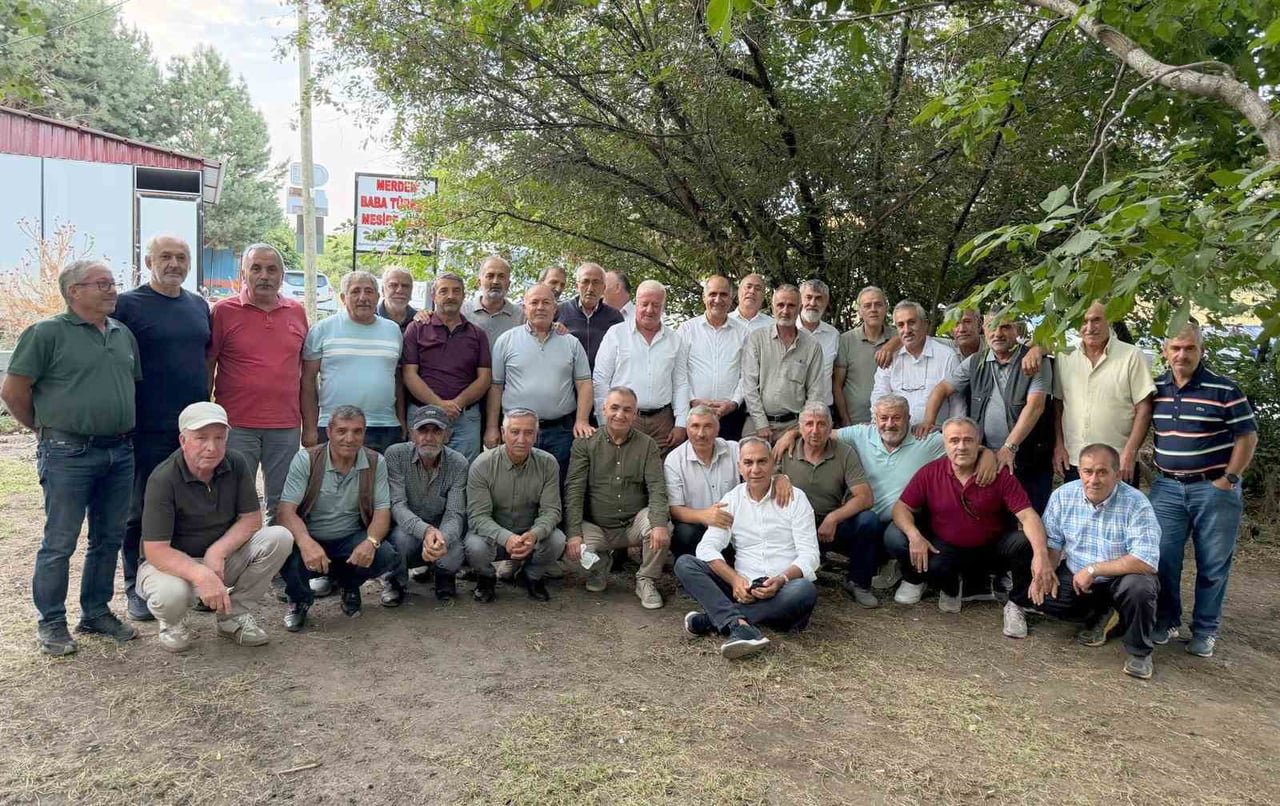 BİTLİS’İN AHLAT İLÇESİNDE, SELÇUKLU LİSESİ’NDEN 1983 YILINDA MEZUN OLAN ÖĞRENCİLER, ARADAN GEÇEN...