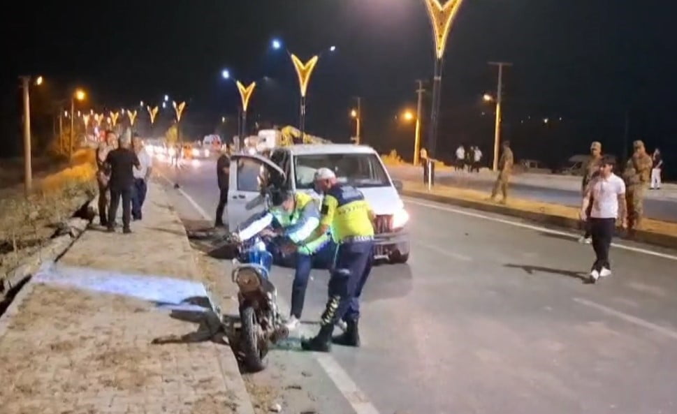 BİTLİS’İN YOLALAN BELDESİ’NDE MEYDANA GELEN TRAFİK KAZASINDA 1’İ AĞIR 2 KİŞİ...