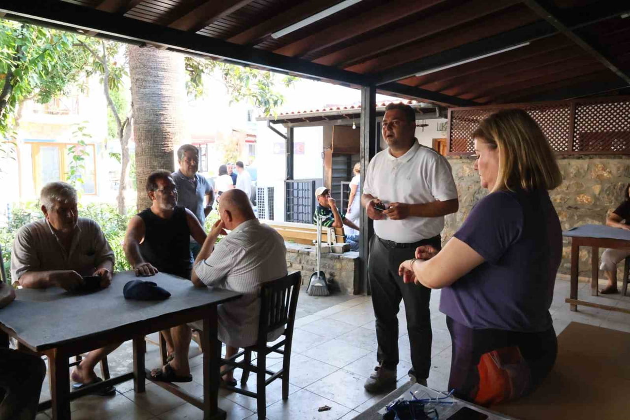 BODRUM BELEDİYESİ, AKDENİZ MEYVE SİNEĞİ İLE MÜCADELE KAPSAMINDA ÜRETİCİLERE BİYOTEKNİK TUZAK...