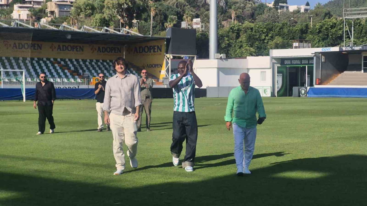BODRUM FUTBOL KULÜBÜ, DÜNYA YILDIZI VİNCENT ABOUBAKAR İLE 1+1 YILLIK SÖZLEŞME İMZALADI.