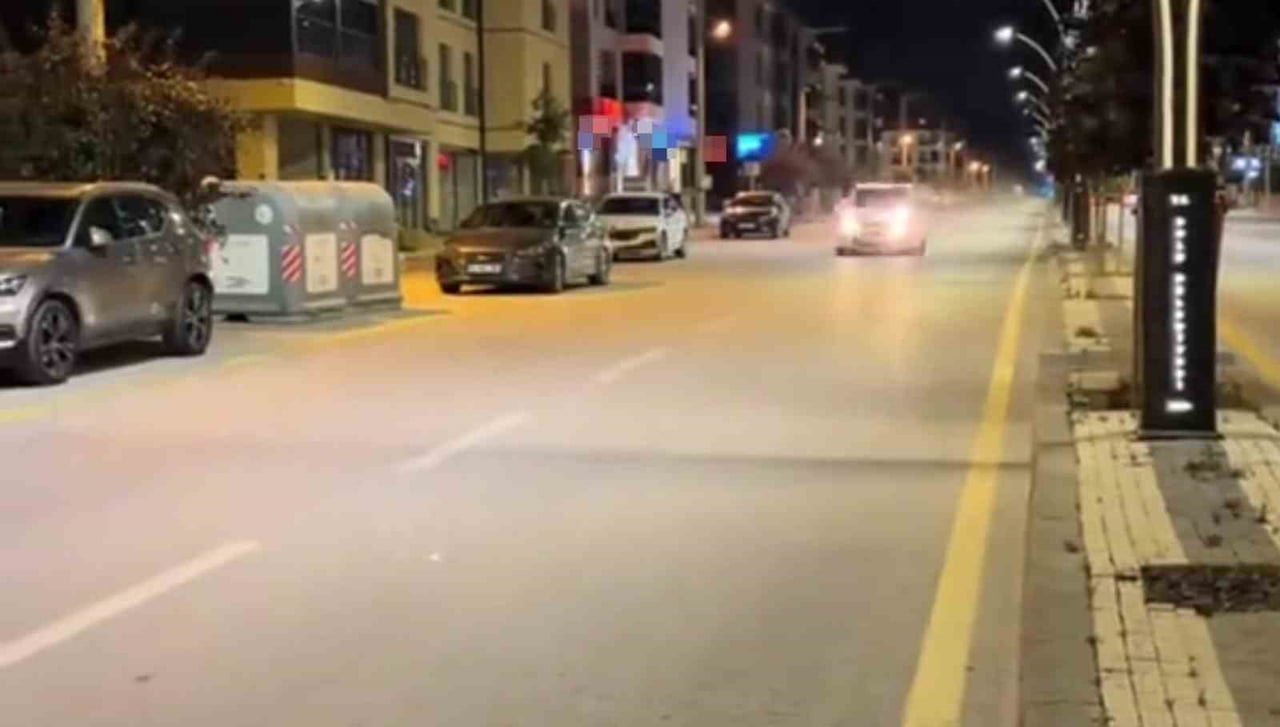 BOLU’DA, TEHLİKELİ ŞEKİLDE ARAÇ KULLANDIĞI ANLARI SOSYAL MEDYADA PAYLAŞAN SÜRÜCÜ İLE ARAÇ SAHİBİNE...