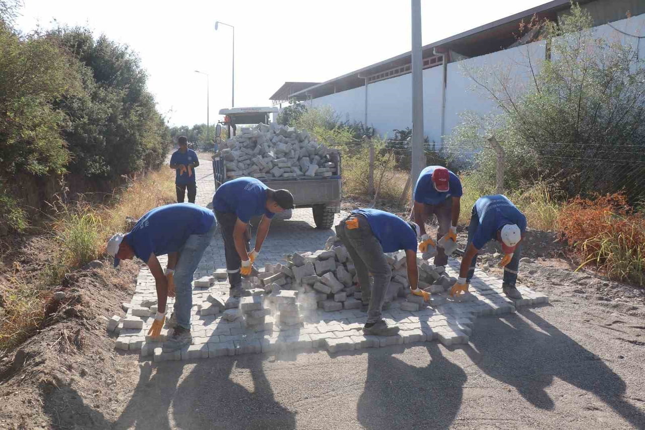 BOZDOĞAN BELEDİYESİ, YENİ SANAYİ SİTESİNDE ESNAF VE VATANDAŞLARIN ULAŞIMINI DAHA GÜVENLİ VE...