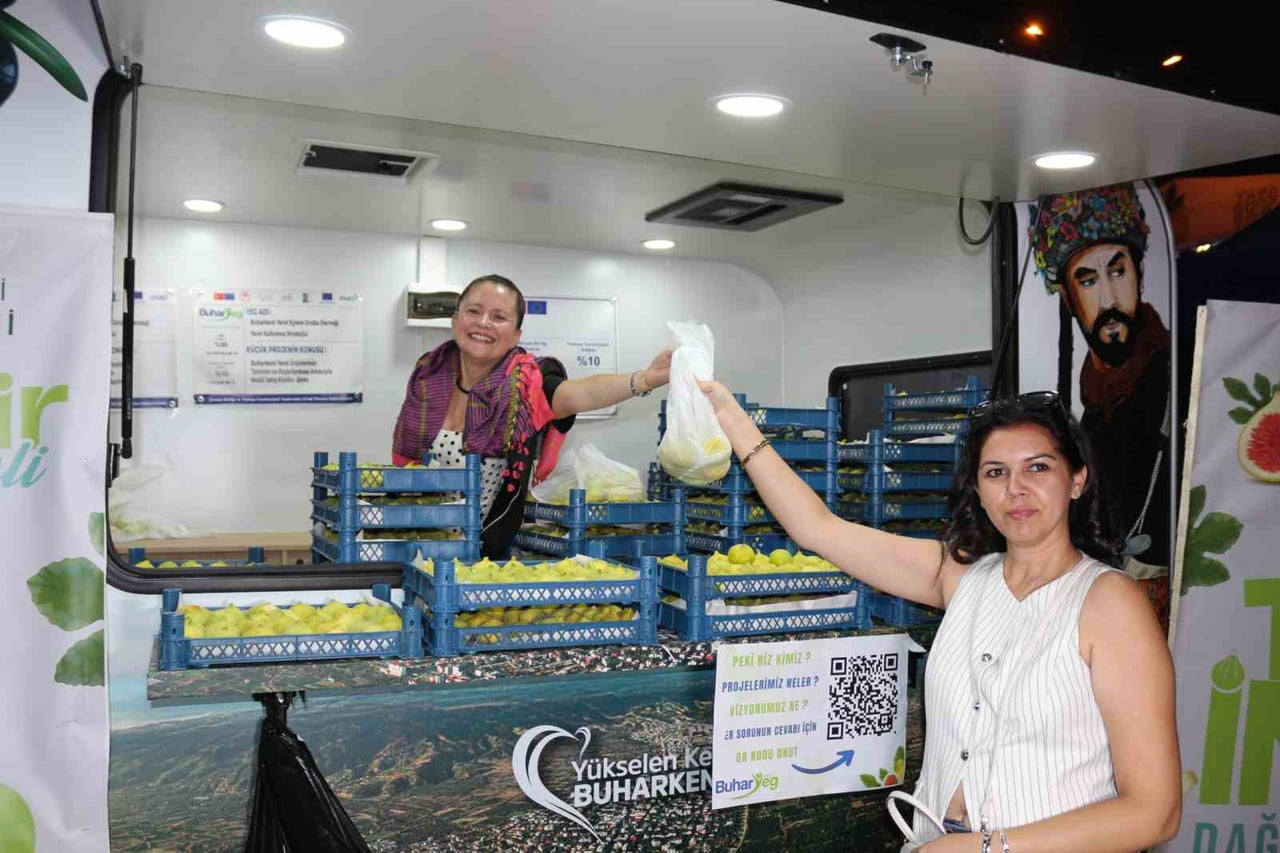 BUHARKENT YEREL EYLEM GRUBU DERNEĞİ, OLUŞTURDUĞU MOBİL BÜFE İLE İLÇENİN ALTIN DEĞERİNE SAHİP...