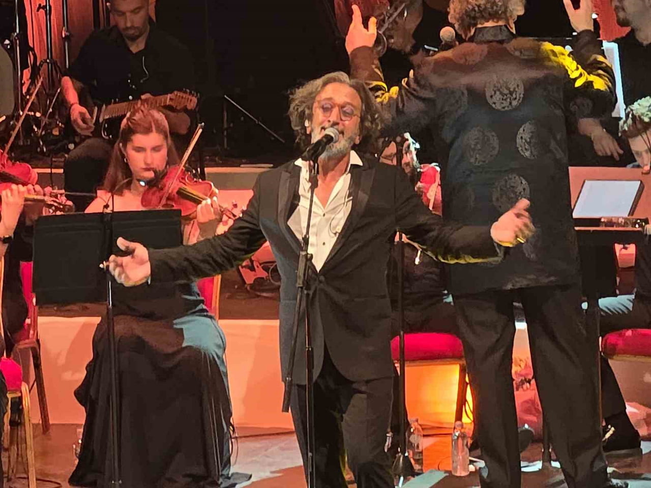 BURSA'DA 64. ULUSLARARASI BURSA FESTİVALİ KAPSAMINDA AÇIKHAVA TİYATROSUNDA SAHNE ALAN ÜNLÜ SANATÇI...