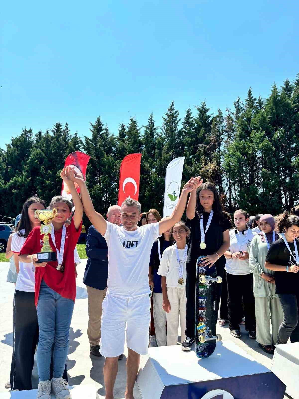 BURSA'DA DÜZENLENEN ANADOLU YILDIZLAR LİGİ (ANALİG) KAYKAY TÜRKİYE ŞAMPİYONASI'NDA MÜCADELE EDEN...