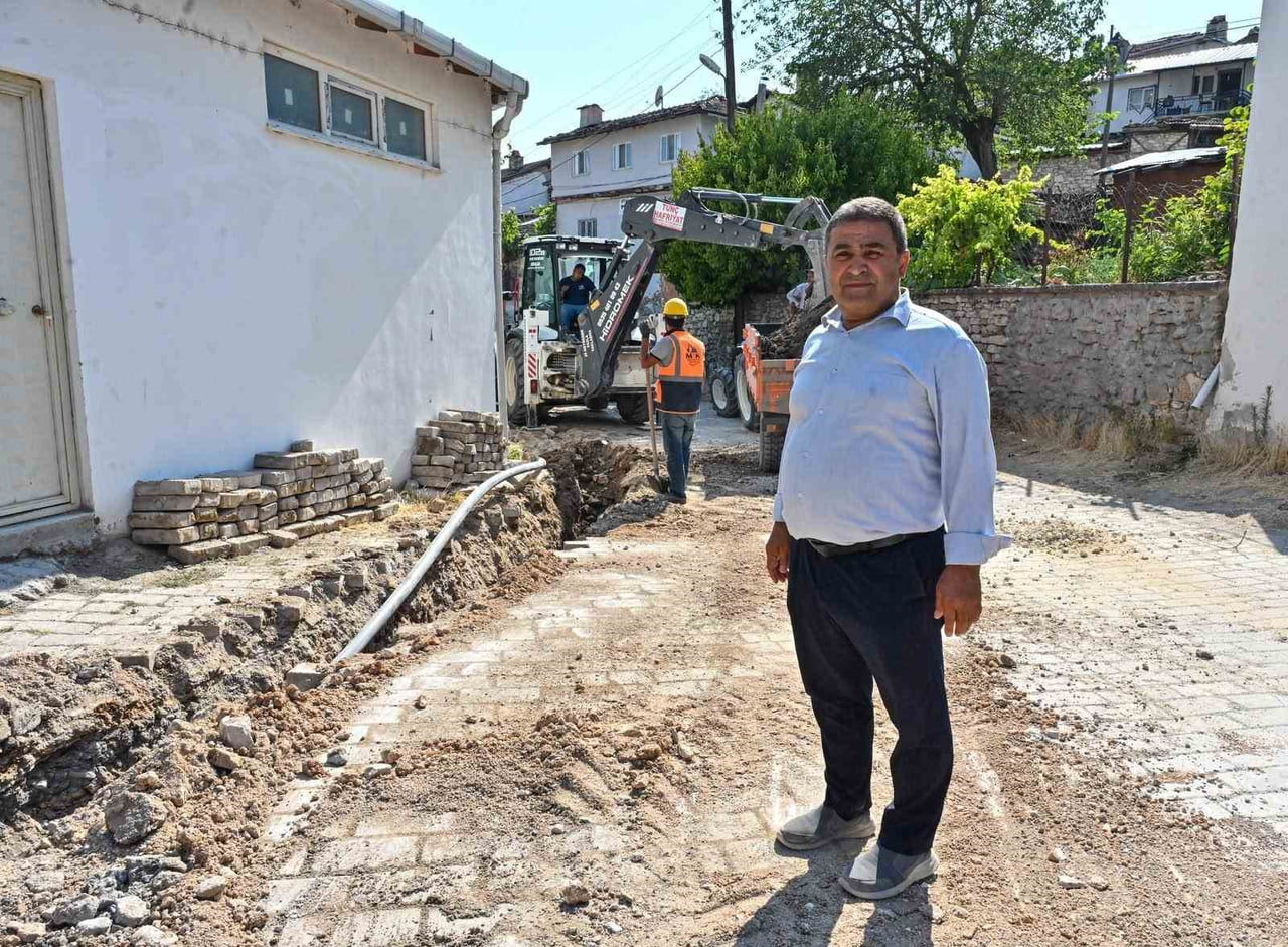BURSA BÜYÜKŞEHİR BELEDİYESİ, KIRSAL MAHALLELERDE ALTYAPIYI GÜÇLENDİRME ÇALIŞMALARI KAPSAMINDA...