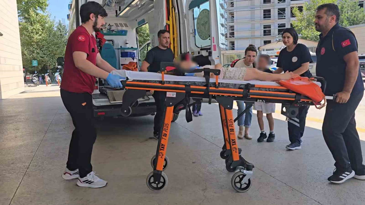 BURSA’NIN İNEGÖL İLÇESİNDE OTOMOBİL İLE MOTOSİKLETİN ÇARPIŞMASI SONUCU MEYDANA GELEN KAZADA...