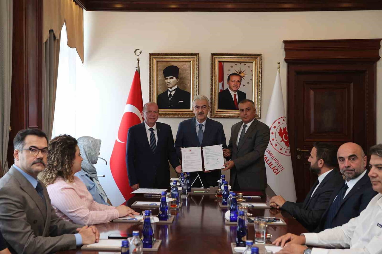 BURSA TİCARET BORSASI, MERHUM MECLİS BAŞKANI MEHMET AYDIN’IN VEFAT YIL DÖNÜMÜNDE ANLAMLI BİR...