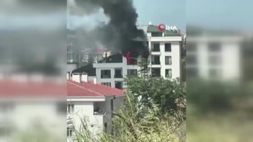 Büyükçekmece'de 5 katlı binada yangın