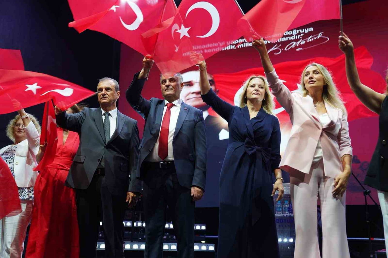 BÜYÜKÇEKMECE’DE 30 AĞUSTOS ZAFER BAYRAMI’NIN 104’ÜNCÜ YIL DÖNÜMÜ, BÜYÜK BİR COŞKUYLA...