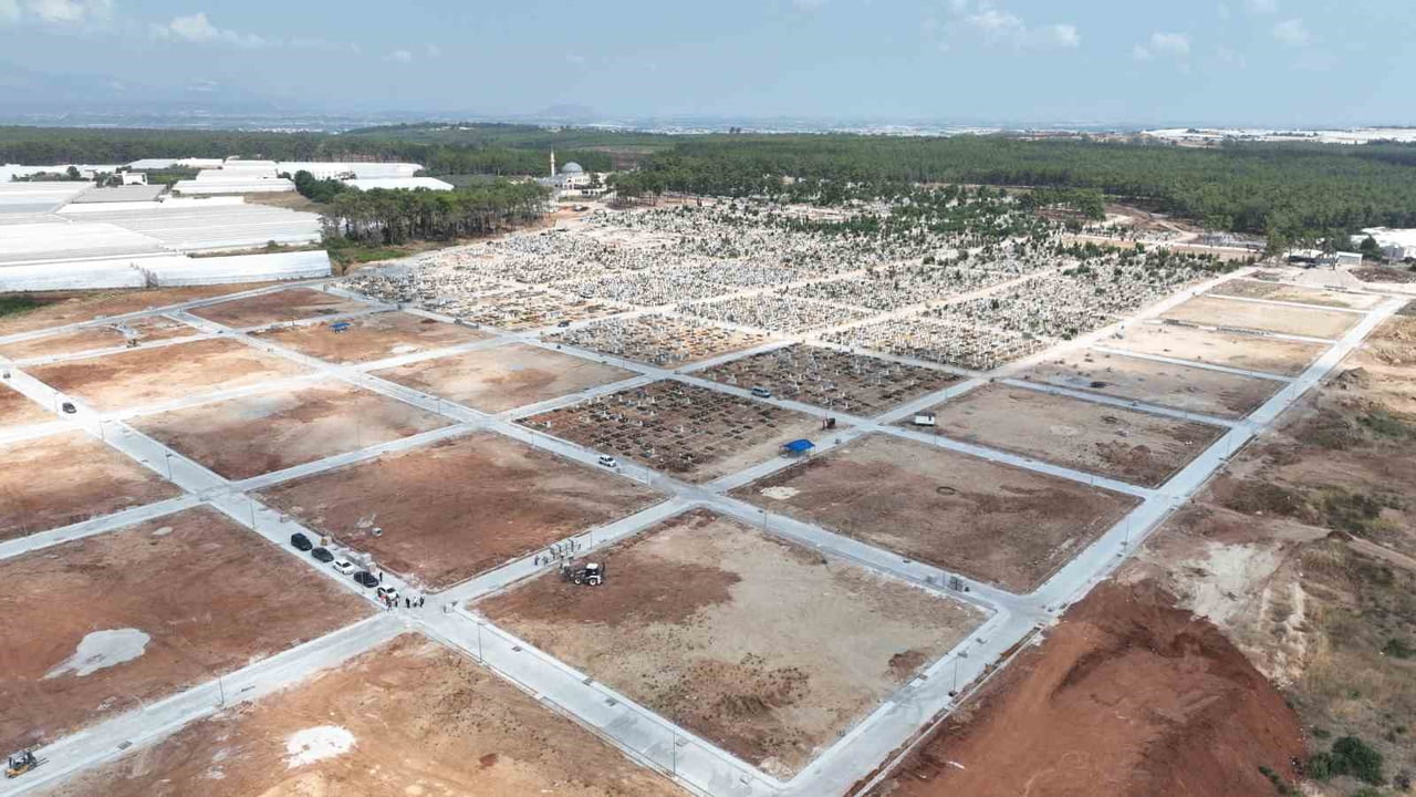 BÜYÜKŞEHİR’DEN KURŞUNLU KENT MEZARLIĞI’NDA KAPASİTE ARTIRIMI