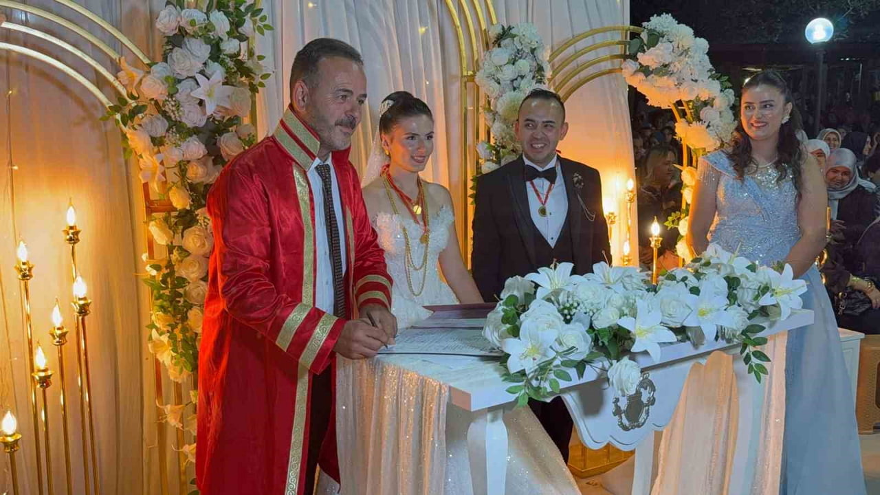 ÇANAKKALE'NİN ÇAN İLÇESİNE BAĞLI ETİLİ KÖYÜNDE 7 YILDIR MUHTARLIK YAPAN ERSİN GÜVEN, OĞLU MUTLU...