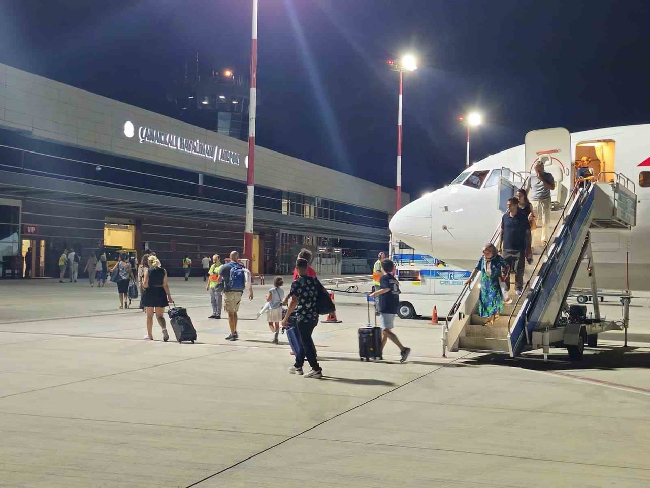 ÇANAKKALE HAVALİMANI'NI TEMMUZ AYINDA 9 BİN 952 YOLCU TERCİH ETTİ.