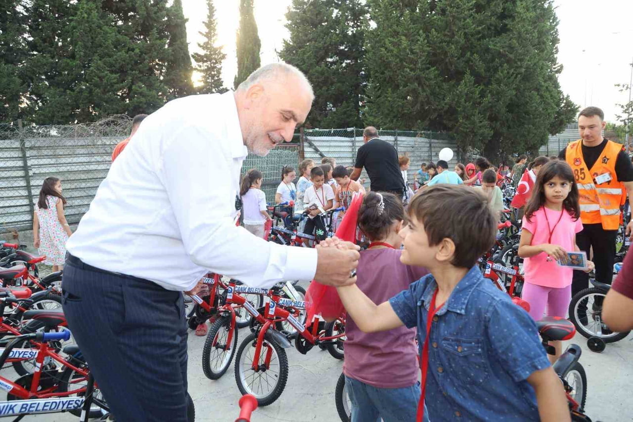 CANİK BELEDİYE BAŞKANI İBRAHİM SANDIKÇI, TÜM VATANDAŞLARI "HAYDİ GÜLE OYNAYA CAMİYE GEL" PROJESİ...