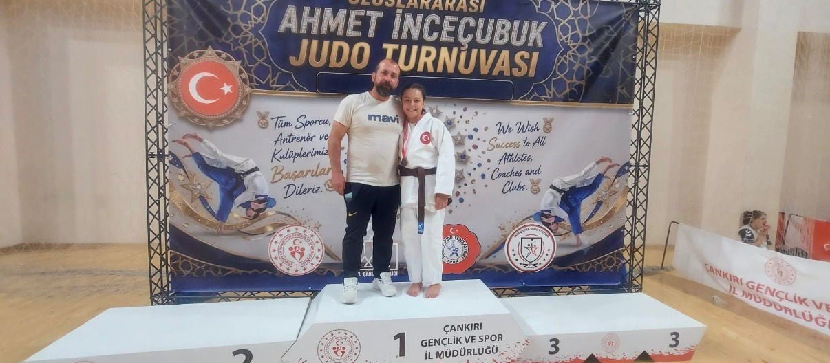 ÇANKIRI’DA 8 ÜLKE VE 25 KULÜBÜN KATILIMIYLA DÜZENLENEN ULUSLARARASI JUDO TURNUVASI’NDA KIRKLARELİ...