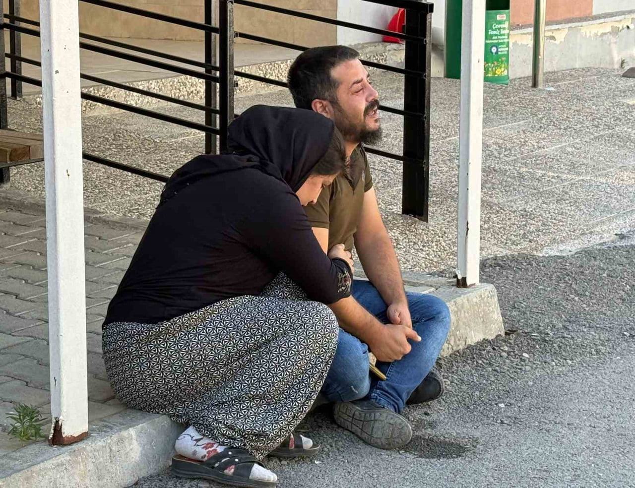 CENAZEYİ ALMAK İÇİN MORGA GELEN ANNE VE BABA, ÇOCUKLARININ ACISIYLA GÖZYAŞLARINA BOĞULDU