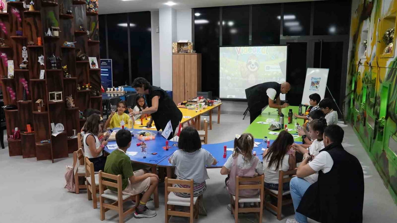 ÇEVRE BİLİM AKADEMİSİ’NDE ATIKLAR TASARIMA, MERAK KEŞFE DÖNÜŞTÜ