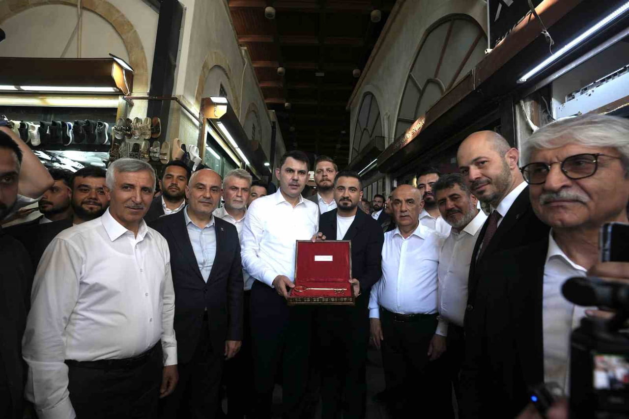 ÇEVRE, ŞEHİRCİLİK VE İKLİM DEĞİŞİKLİĞİ BAKANI MURAT KURUM, KAHRAMANMARAŞ TEMASLARI KAPSAMINDA...