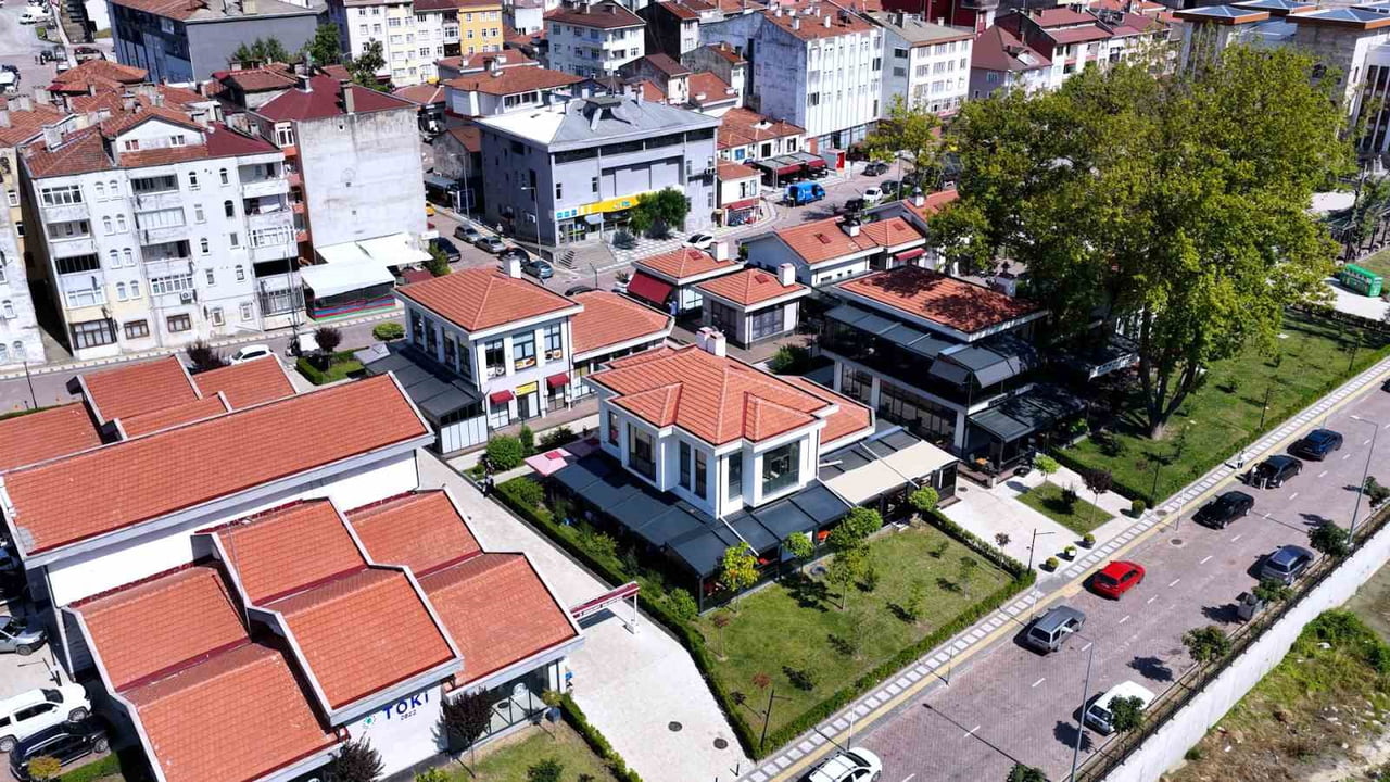 ÇEVRE, ŞEHİRCİLİK VE İKLİM DEĞİŞİKLİĞİ BAKANI MURAT KURUM, KASTAMONU'NUN BOZKURT İLÇESİNDE YAŞANAN...