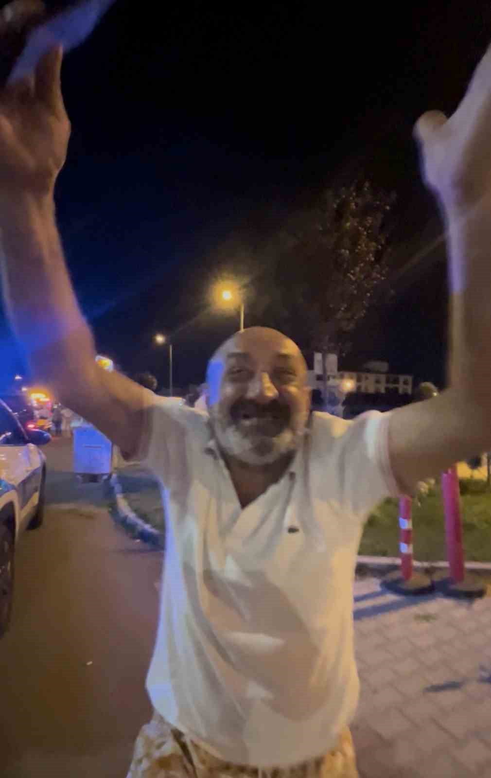 CEZA YEDİ, ARABASIZ KALDI, NEŞESİNİ BOZMADI "BOMBA GİBİYİM" DEDİ