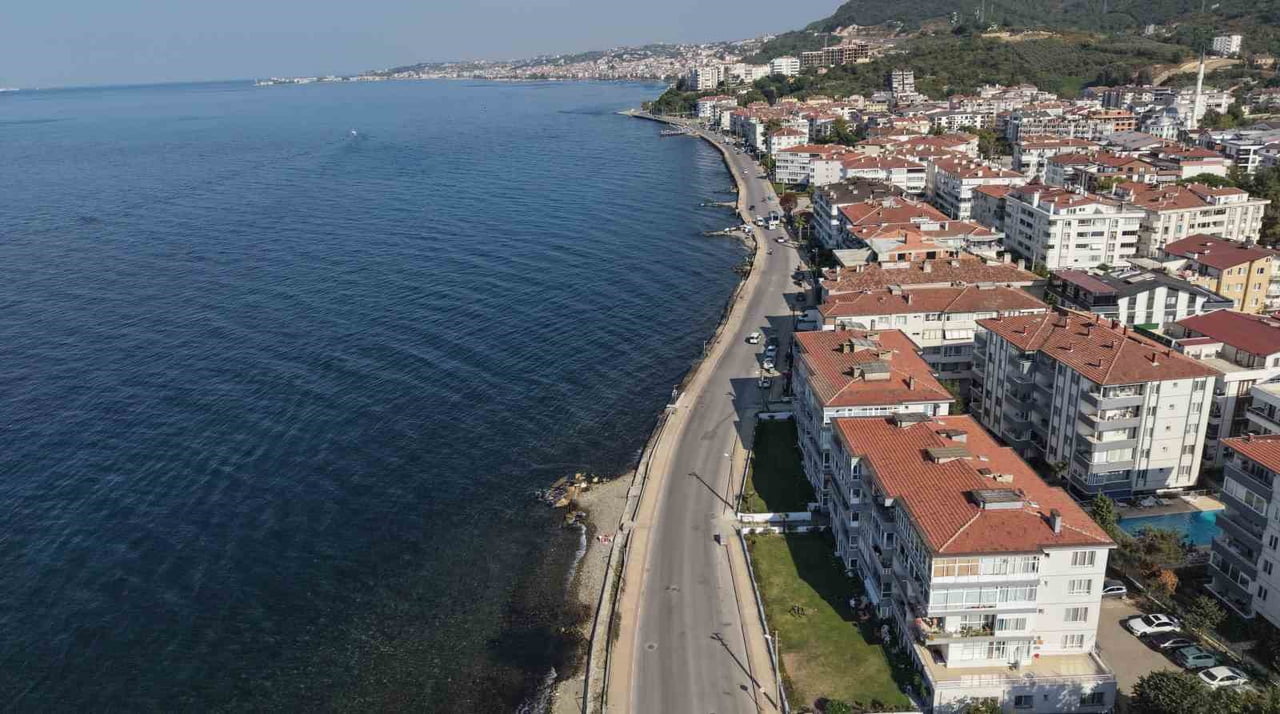 ÇINARCIK'TA DENİZ SUYU ANALİZLERİNİN ARDINDAN KESTANELİK AİLE ÇAY BAHÇESİ İLE KARPUZDERE MEVKİİ...