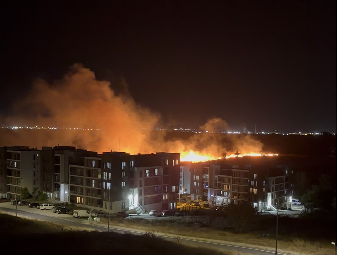 ÇORLU’DA ÇIKAN TARLA YANGININDA 200 DÖNÜM ANIZ ALEV ALEV YANDI