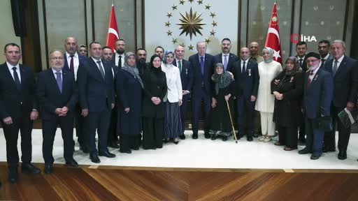 Cumhurbaşkanı Erdoğan şehit ailelerini kabul etti
