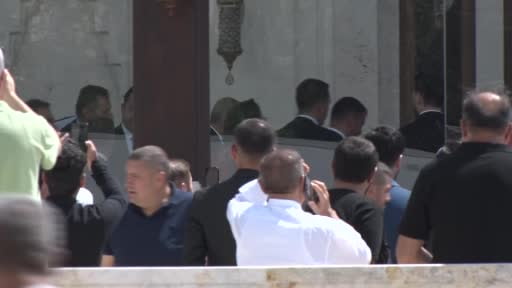 Cumhurbaşkanı Erdoğan, Süleyman Bölünmez Eğitim Vakfı Camii’nden ayrıldı
