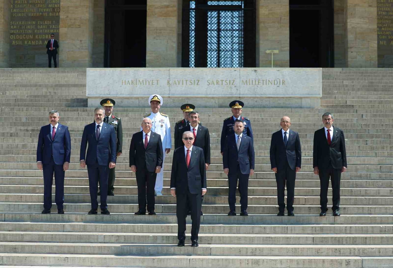 CUMHURBAŞKANI RECEP TAYYİP ERDOĞAN BAŞKANLIĞINDAKİ YÜKSEK ASKERİ ŞURA (YAŞ) ÜYELERİ ANITKABİR'İ...