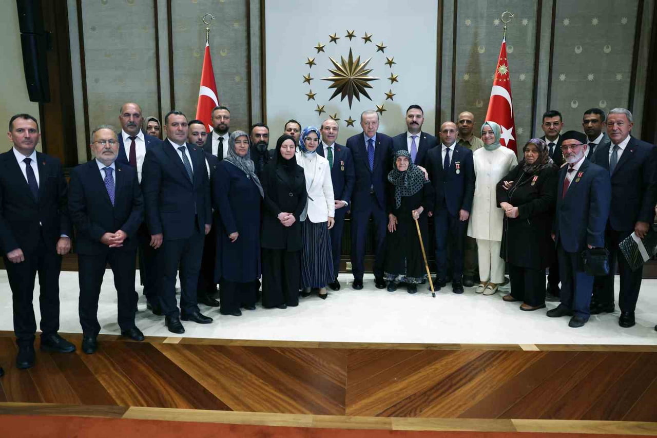 CUMHURBAŞKANI RECEP TAYYİP ERDOĞAN, CUMHURBAŞKANLIĞI KÜLLİYESİ'NDE ŞEHİT AİLELERİNİ KABUL...