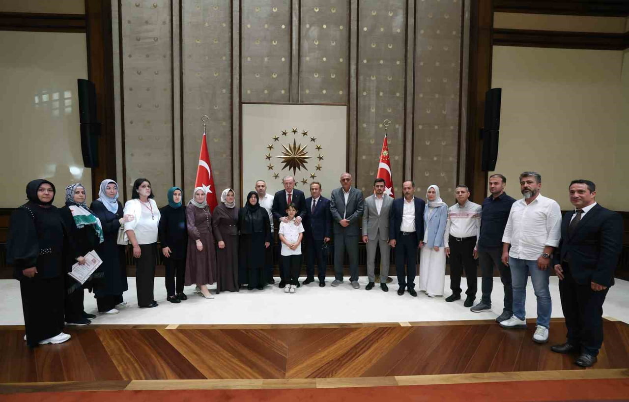 CUMHURBAŞKANI RECEP TAYYİP ERDOĞAN, KAHRAMANMARAŞ’TAKİ OKUL SALDIRISINDA HAYATINI KAYBEDEN...