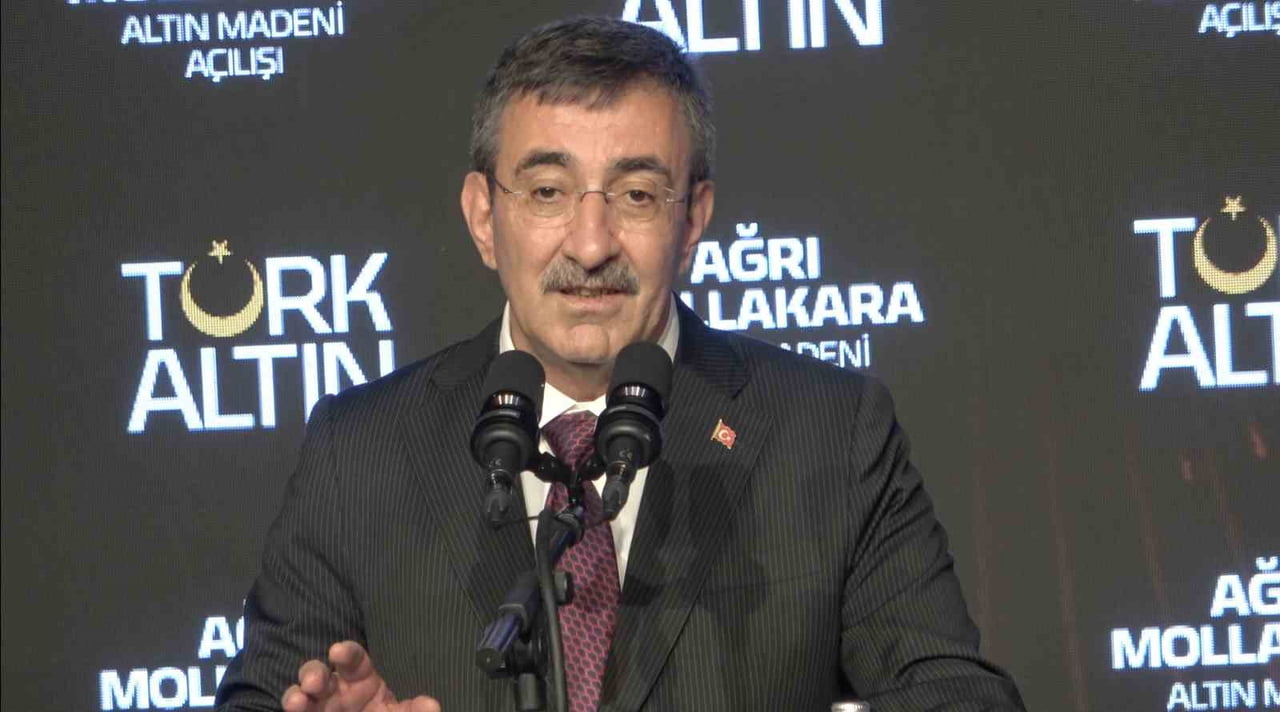 CUMHURBAŞKANI YARDIMCISI CEVDET YILMAZ, KONUŞMA YAPTI.