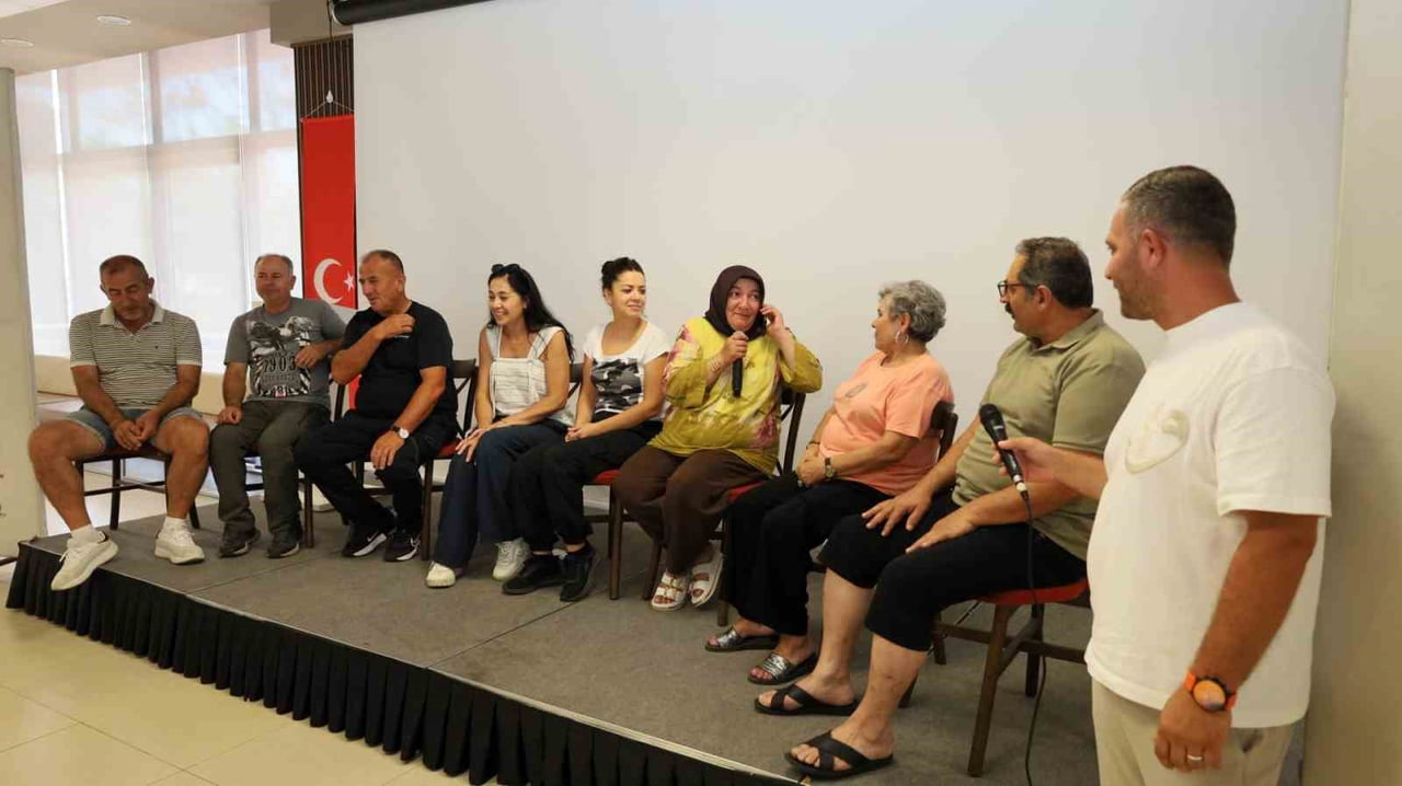 DARICA'DAKİ GENÇLİK KAMPINDA BİR ARAYA GELEN MUHTARLAR, DRAMA YÖNTEMİYLE GERÇEKLEŞTİRİLEN...