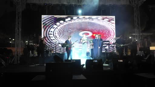 Demirci Kurtuluş Festivalinde sanatçı Zara sahne aldı