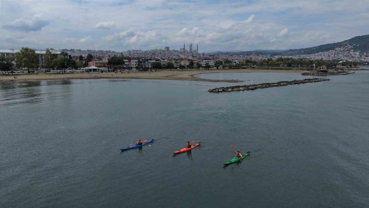 DENİZDE ÇEŞİTLİ AKTİVİTELER