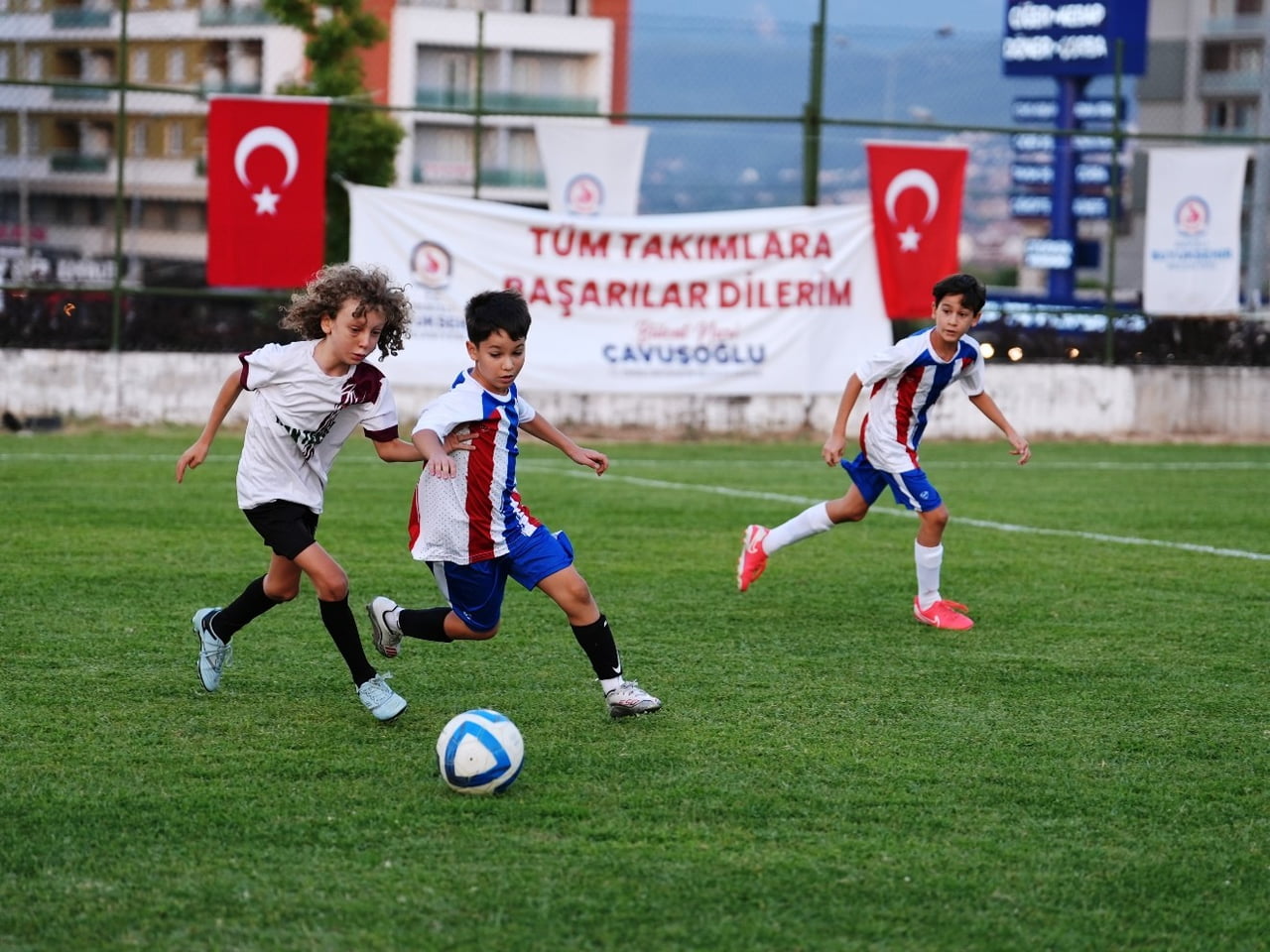DENİZLİ BÜYÜKŞEHİR BELEDİYESİ, 30 AĞUSTOS ZAFER BAYRAMI’NIN 104. YIL DÖNÜMÜNÜ SPORUN BİRLEŞTİRİCİ...