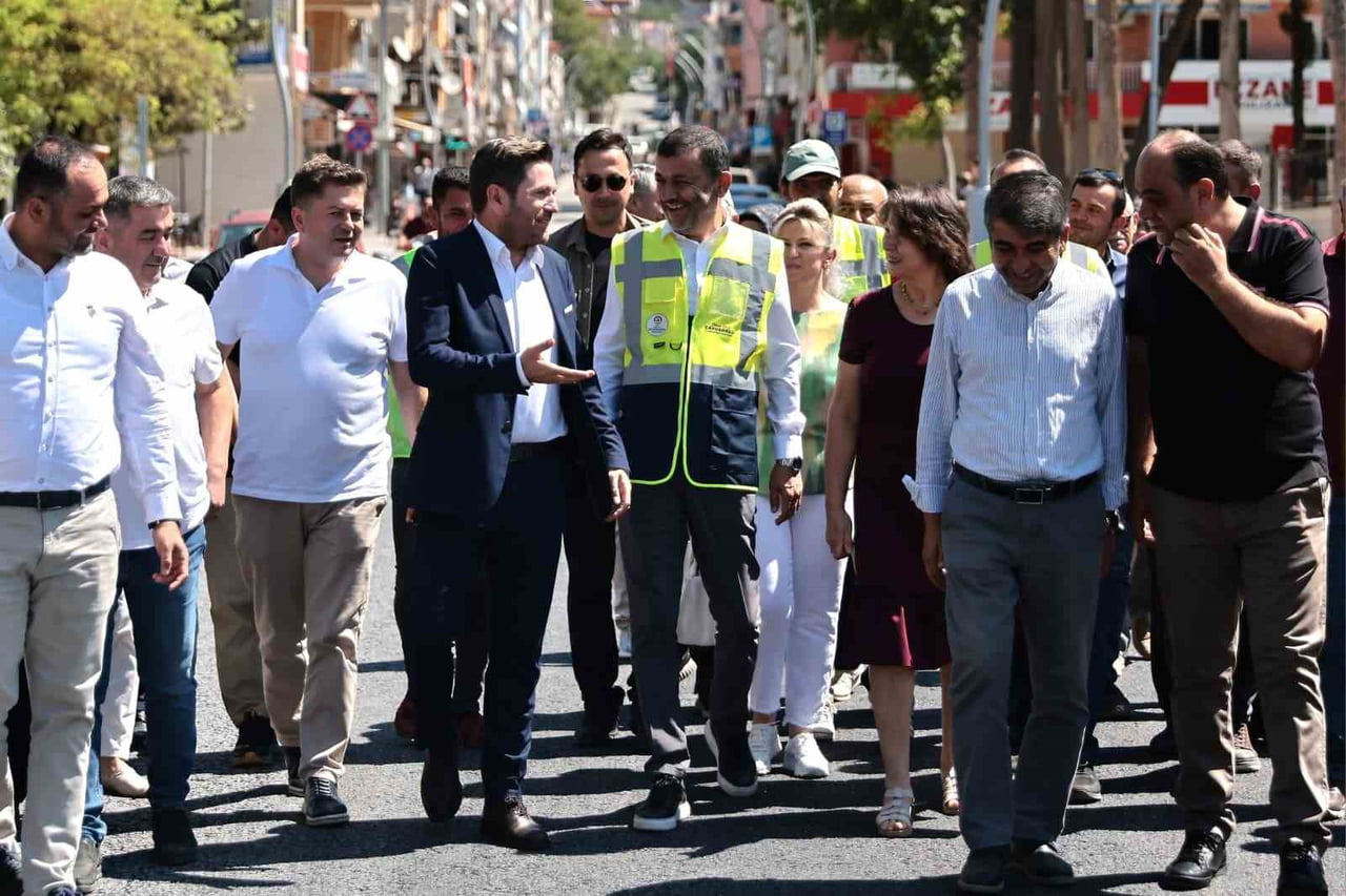 DENİZLİ BÜYÜKŞEHİR BELEDİYESİ, KENT GENELİNDEKİ DÖNÜŞÜM VE YENİLEME RÜZGARINI TAVAS İLÇESİNE...
