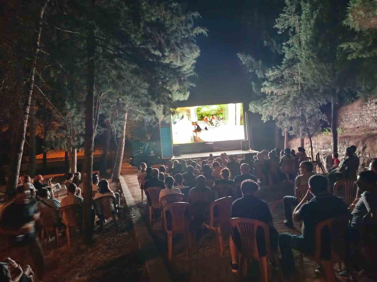 DENİZLİ BÜYÜKŞEHİR BELEDİYESİ’NİN "KÖYÜMDE SİNEMA GÜNLERİ" PROJESİ KAPSAMINDA ÇİVRİL’İN KIRSAL...