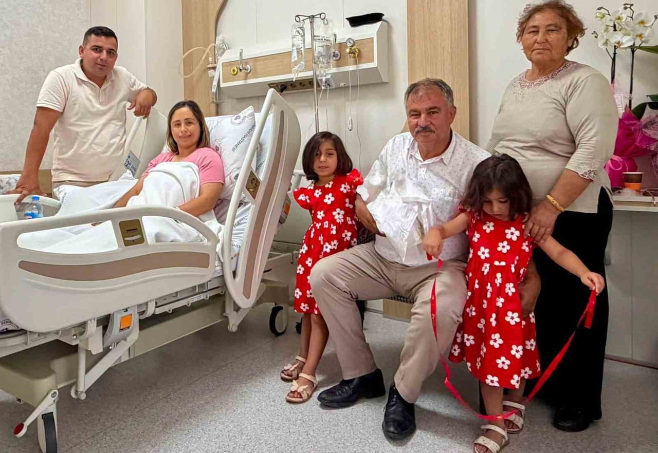 DENİZLİ’NİN BEYAĞAÇ BELEDİYE BAŞKANI SEZAYİ PÜTÜN, ÜÇÜNCÜ KEZ DEDE OLMANIN SEVİNCİNİ...