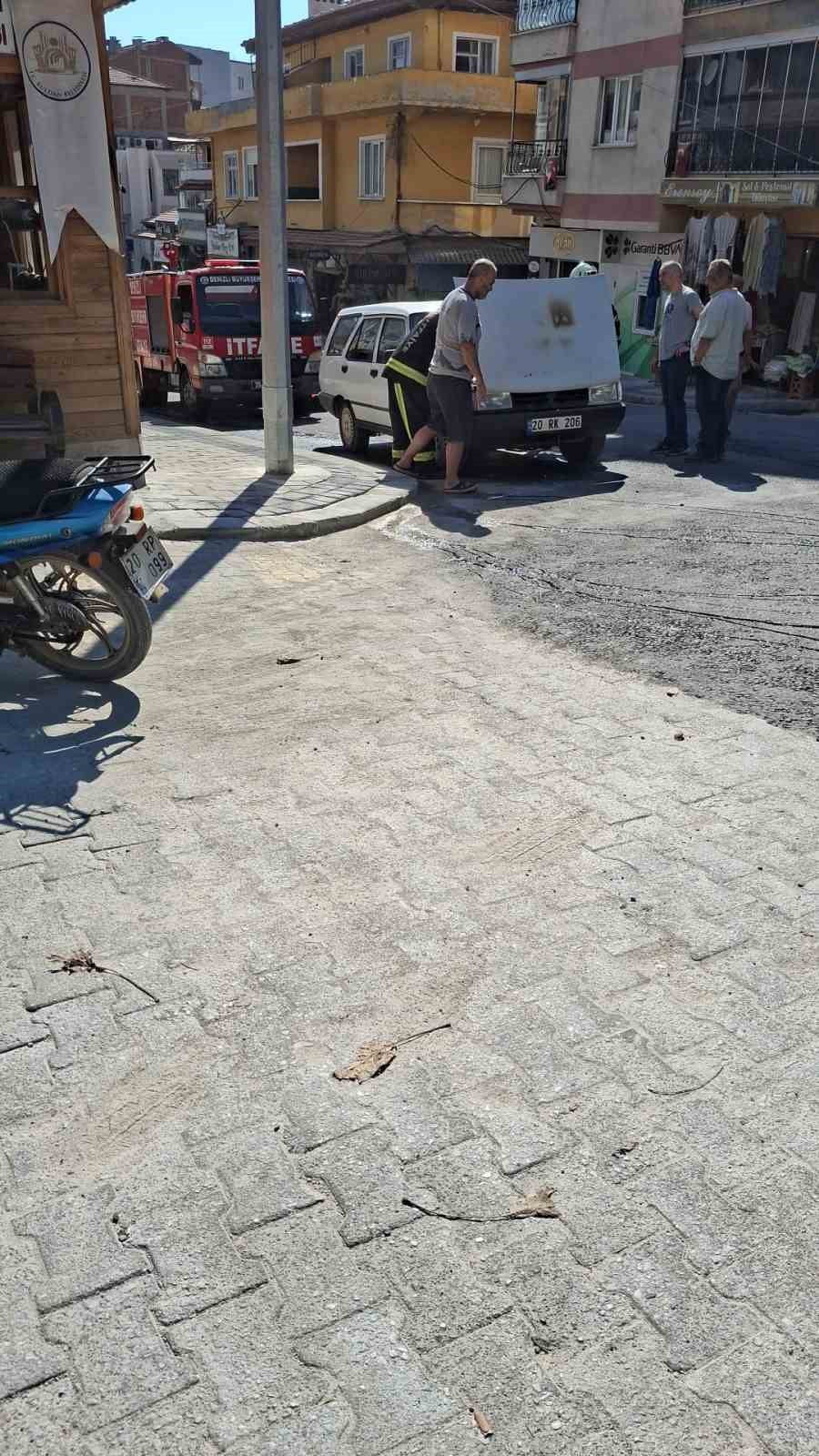 DENİZLİ’NİN BULDAN İLÇESİNDE HAREKET HALİNDEYKEN BİR ANDA ALEV ALAN OTOMOBİLDE ÇIKAN YANGIN...