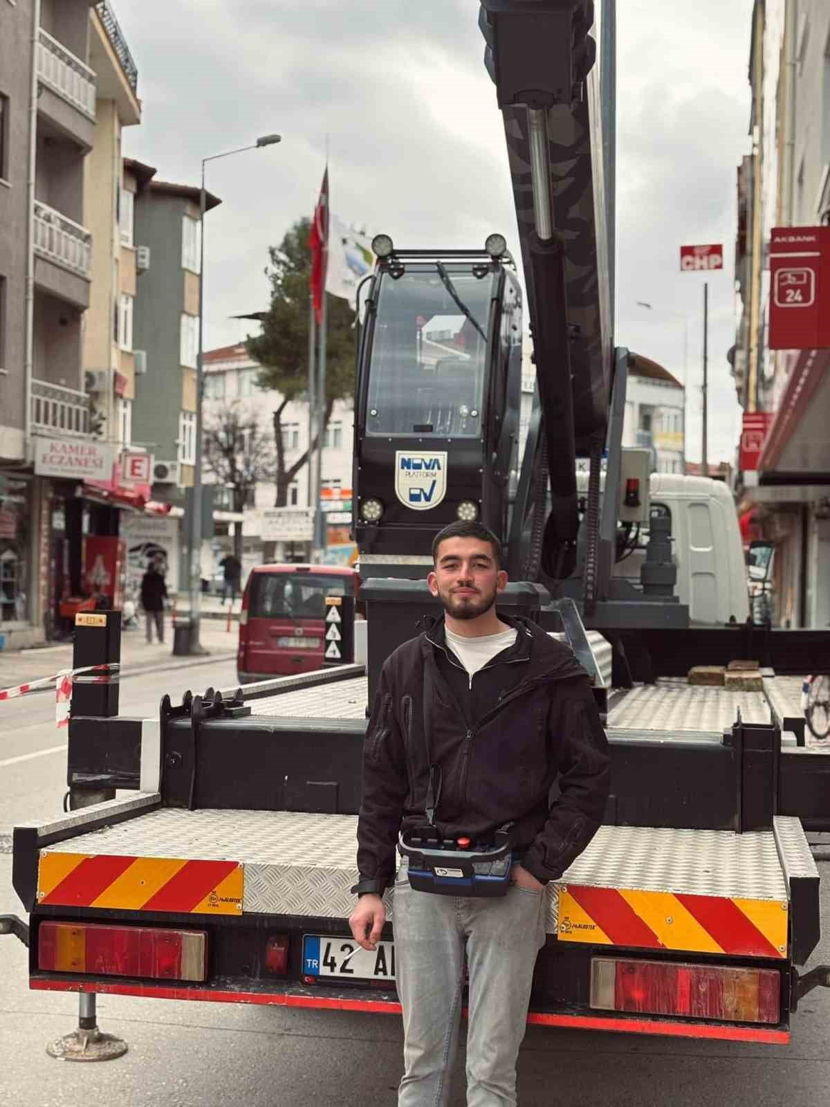 DENİZLİ’NİN ÇİVRİL İLÇESİNDE DÜNDEN BU YANA KENDİSİNDEN HABER ALINAMAYAN GENÇ, KIRSAL ALANDA ÖLÜ...