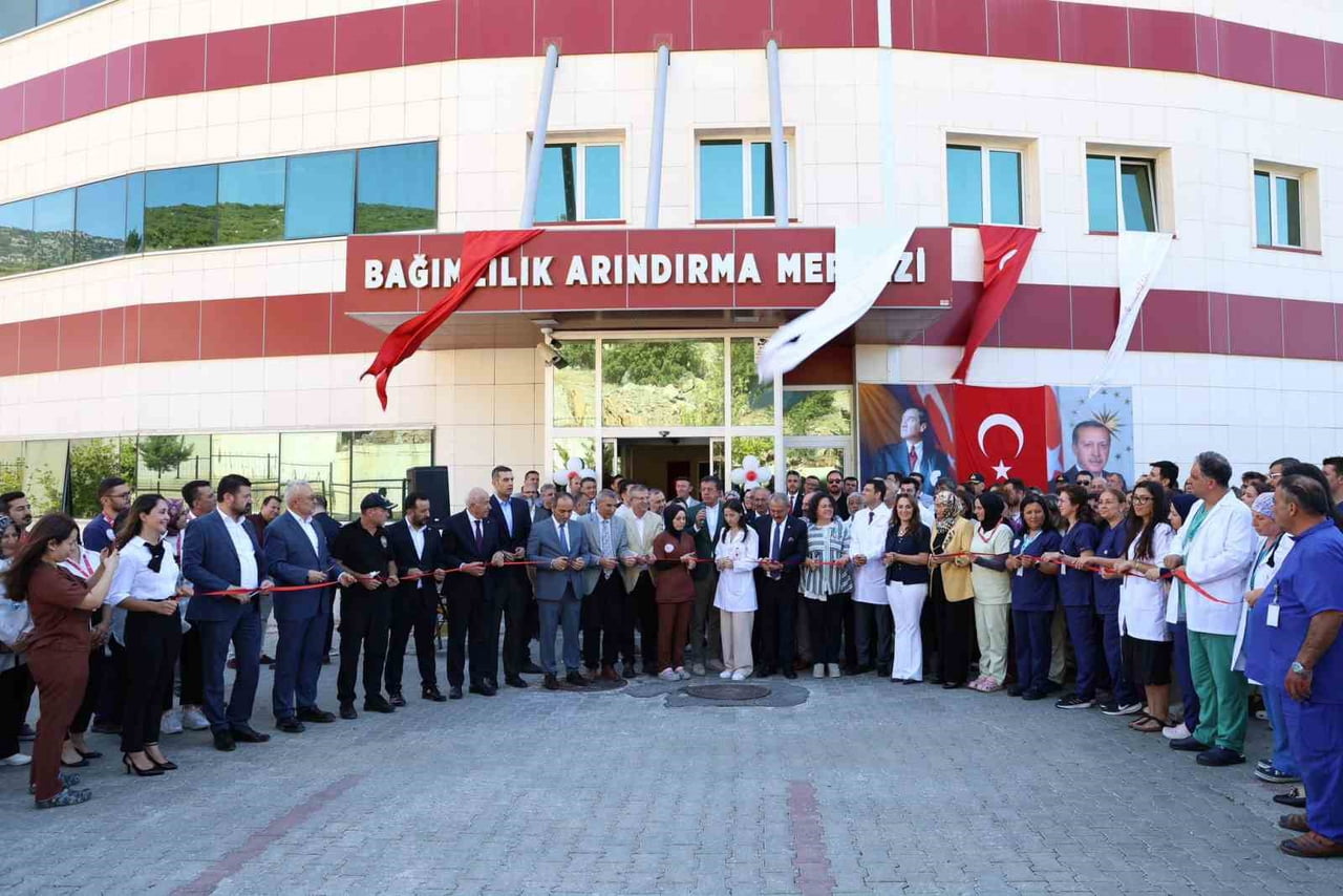 DENİZLİ’NİN TAVAS İLÇESİ İKİ YENİ SAĞLIK TESİSİNE KAVUŞTU. SAĞLIK BAKANLIĞI TARAFINDAN YAPTIRILAN...