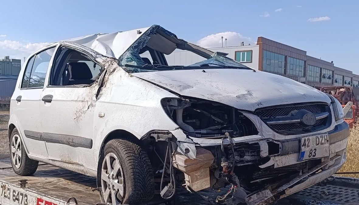 DEREBUCAK İLÇESİNDE MEYDANA GELEN TRAFİK KAZASINDA 4 KİŞİ YARALANDI.