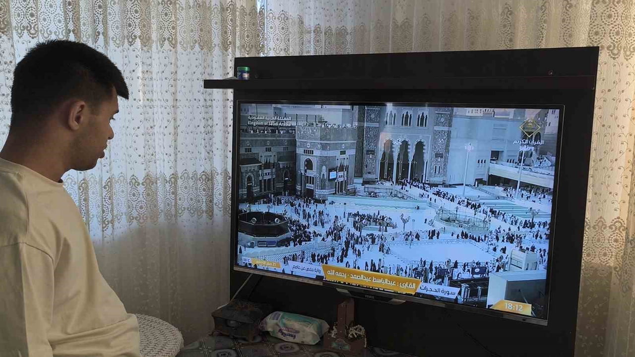 DEVLET BİBERCİ'NİN UMRE HAYALİ GERÇEĞE DÖNÜŞTÜ.