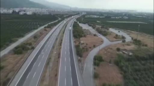 Dinlenme tesisine terk edilmiş halde bırakılan otomobildeki 3 şırınga zehir tacirini ele verdi