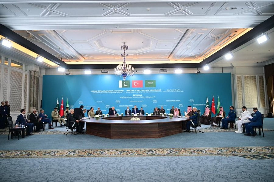 DIŞİŞLERİ BAKANI HAKAN FİDAN, İSTANBUL’DA DÜZENLENEN TOPLANTIDA MEKKE SAVUNMA İTTİFAKI’NIN İLK...